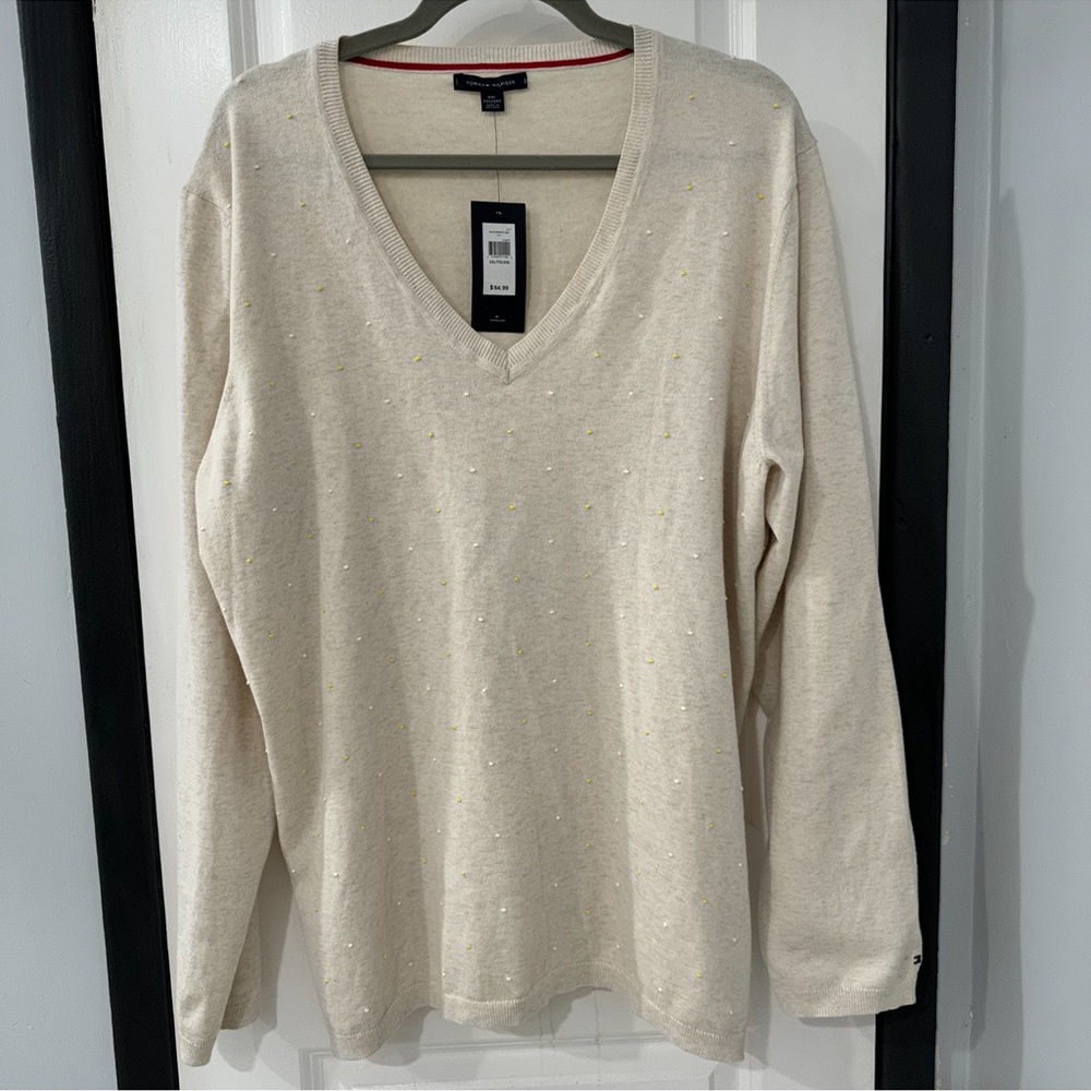 Tommy Hilfiger Ivory V-neck sweater woman size xxl ❣️
